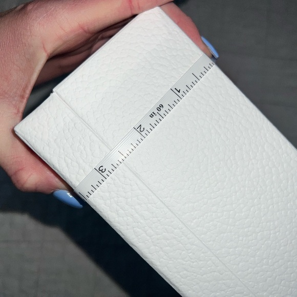 Dior White Pebble Gift/Storage Box (10.25” x 6.5” x 3.5”) - Picture 2 of 5